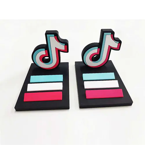 TikTok公式グッズのスマホスタンド参考画像